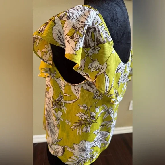 Sweet Rain Floral Top with Cold Shoulders - Picture 5 of 5